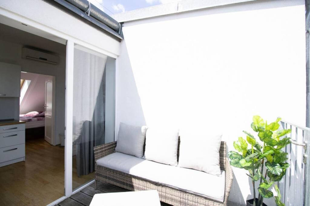Sunny & Cozy Penthouse With Balcony L Dg4'14 Apartment Viena Exterior foto